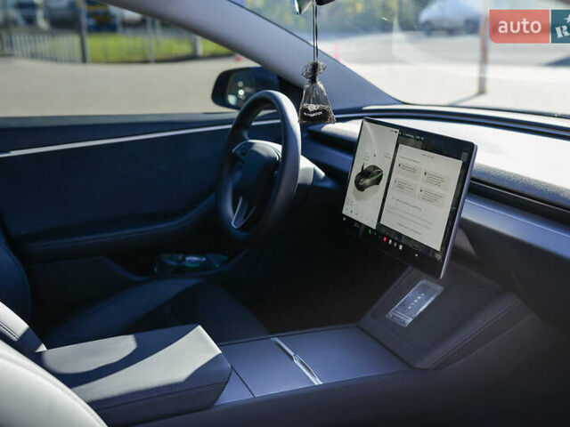 Серый Тесла Модель 3, объемом двигателя 0 л и пробегом 14 тыс. км за 31699 $, фото 6 на Automoto.ua
