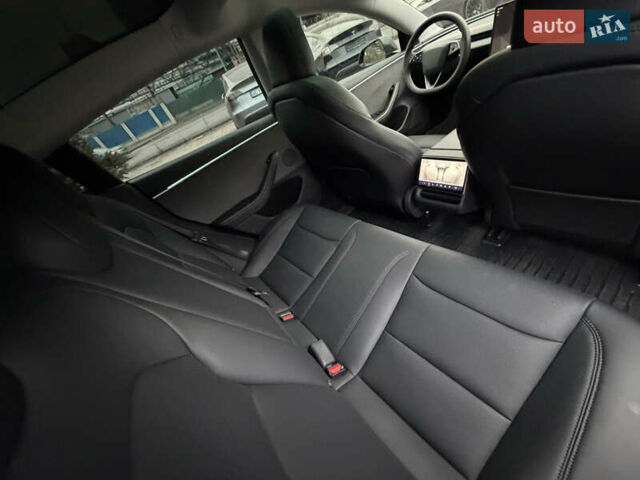 Серый Тесла Модель 3, объемом двигателя 0 л и пробегом 11 тыс. км за 26000 $, фото 22 на Automoto.ua