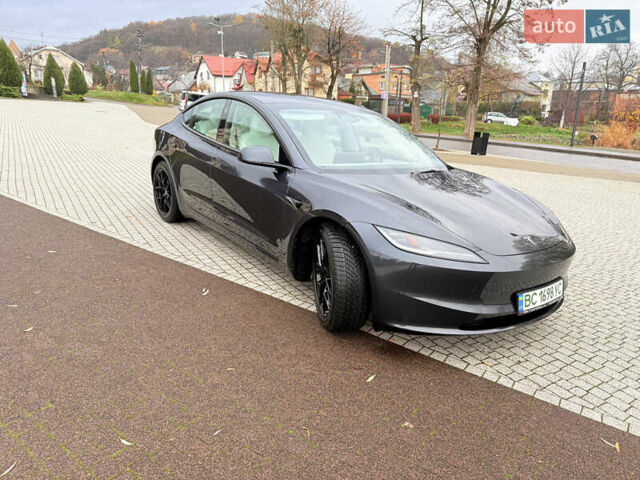 Серый Тесла Модель 3, объемом двигателя 0 л и пробегом 13 тыс. км за 30000 $, фото 2 на Automoto.ua