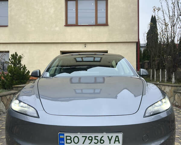Серый Тесла Модель 3, объемом двигателя 0 л и пробегом 3 тыс. км за 27000 $, фото 1 на Automoto.ua