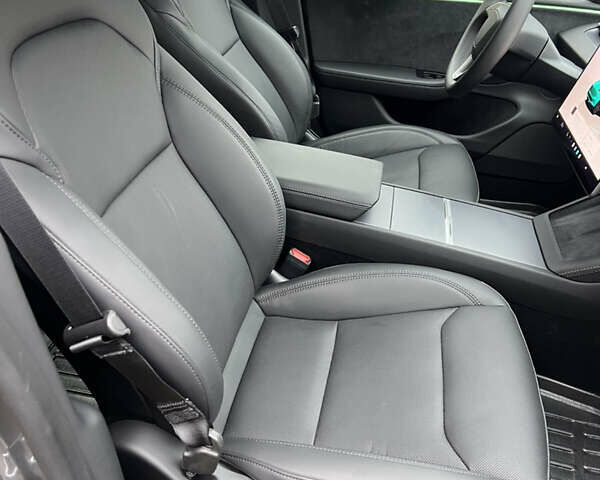 Серый Тесла Модель 3, объемом двигателя 0 л и пробегом 3 тыс. км за 27000 $, фото 29 на Automoto.ua