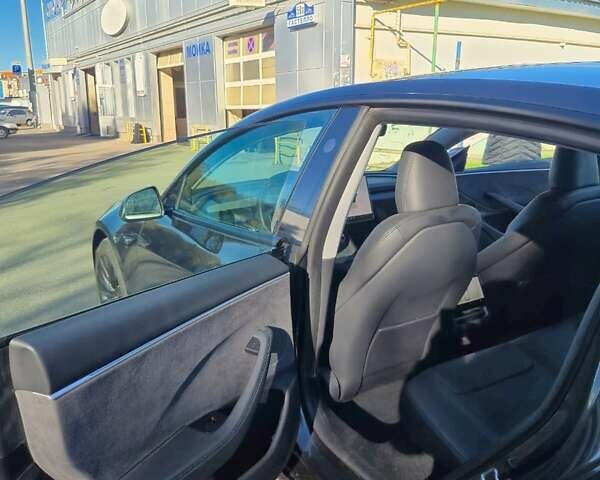 Тесла Модель 3 2024 у Одесі на Automoto.ua Сірий Тесла Модель 3, об'ємом двигуна 0 л та пробігом 27 тис. км за 32500 $, фото 9 на Automoto.ua