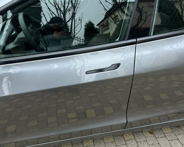 Серый Тесла Модель 3, объемом двигателя 0 л и пробегом 3 тыс. км за 27000 $, фото 5 на Automoto.ua