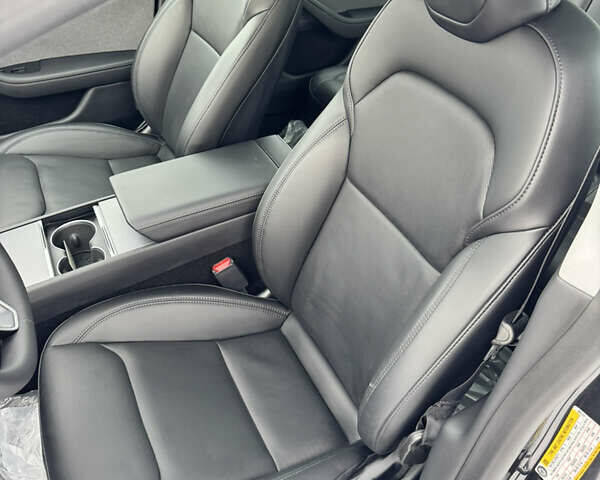 Серый Тесла Модель 3, объемом двигателя 0 л и пробегом 2 тыс. км за 30900 $, фото 21 на Automoto.ua