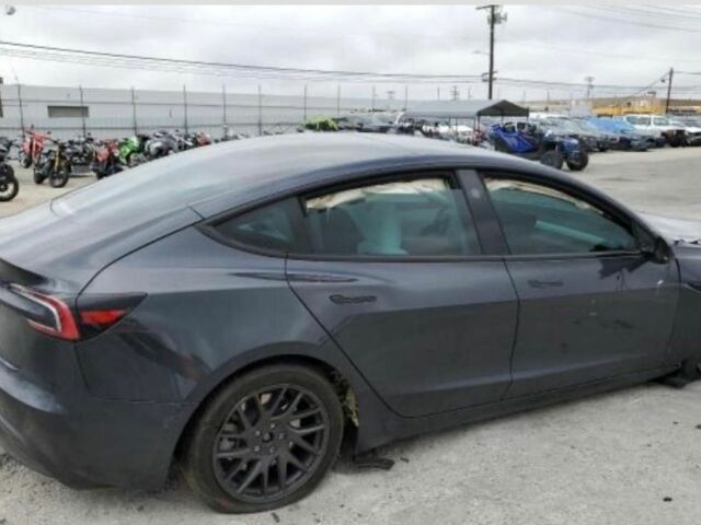 Серый Тесла Модель 3, объемом двигателя 0 л и пробегом 24 тыс. км за 11800 $, фото 7 на Automoto.ua