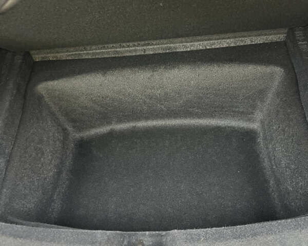 Серый Тесла Модель 3, объемом двигателя 0 л и пробегом 3 тыс. км за 27000 $, фото 23 на Automoto.ua