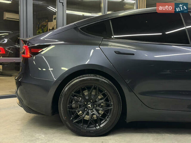 Серый Тесла Модель 3, объемом двигателя 0 л и пробегом 41 тыс. км за 25500 $, фото 17 на Automoto.ua