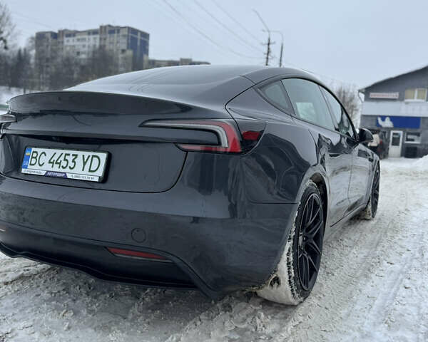 Серый Тесла Модель 3, объемом двигателя 0 л и пробегом 29 тыс. км за 34500 $, фото 7 на Automoto.ua