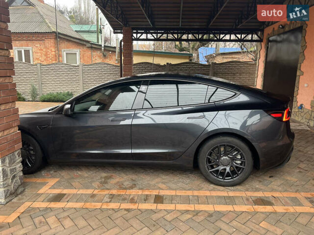 Серый Тесла Модель 3, объемом двигателя 0 л и пробегом 29 тыс. км за 27000 $, фото 6 на Automoto.ua
