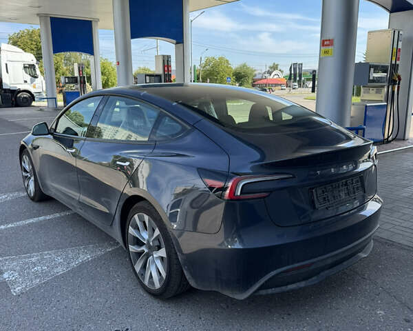 Серый Тесла Модель 3, объемом двигателя 0 л и пробегом 800 тыс. км за 25500 $, фото 4 на Automoto.ua