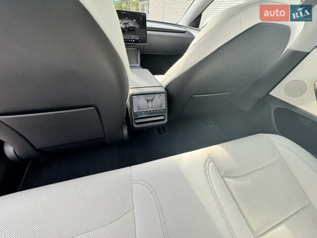 Серый Тесла Модель 3, объемом двигателя 0 л и пробегом 23 тыс. км за 29500 $, фото 16 на Automoto.ua