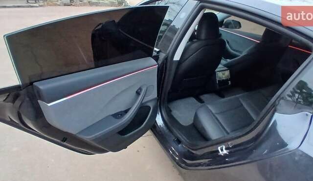 Серый Тесла Модель 3, объемом двигателя 0 л и пробегом 11 тыс. км за 26900 $, фото 9 на Automoto.ua