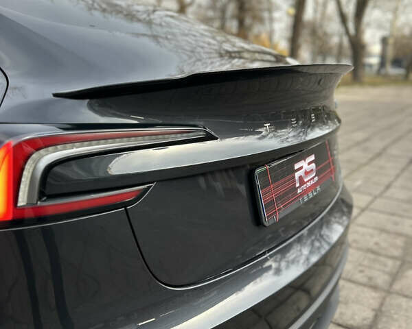 Серый Тесла Модель 3, объемом двигателя 0 л и пробегом 10 тыс. км за 27000 $, фото 13 на Automoto.ua