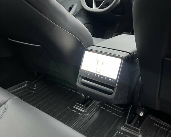 Серый Тесла Модель 3, объемом двигателя 0 л и пробегом 3 тыс. км за 27000 $, фото 26 на Automoto.ua