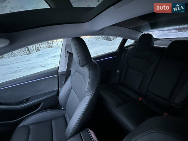 Серый Тесла Модель 3, объемом двигателя 0 л и пробегом 23 тыс. км за 27000 $, фото 20 на Automoto.ua