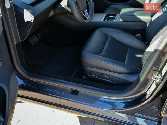 Серый Тесла Модель 3, объемом двигателя 0 л и пробегом 14 тыс. км за 31699 $, фото 27 на Automoto.ua