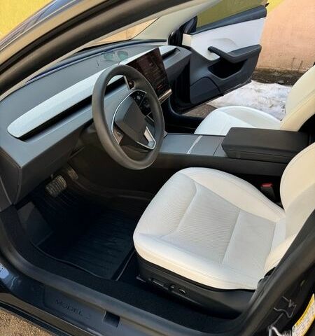 Серый Тесла Модель 3, объемом двигателя 0 л и пробегом 14 тыс. км за 25900 $, фото 11 на Automoto.ua