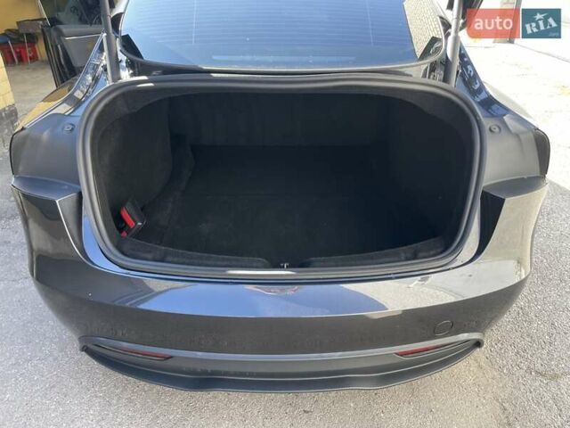 Серый Тесла Модель 3, объемом двигателя 0 л и пробегом 27 тыс. км за 27400 $, фото 10 на Automoto.ua