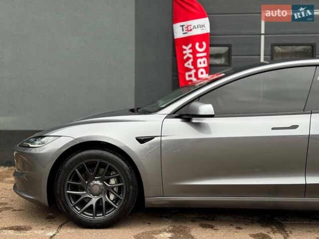 Серый Тесла Модель 3, объемом двигателя 0 л и пробегом 11 тыс. км за 31499 $, фото 4 на Automoto.ua