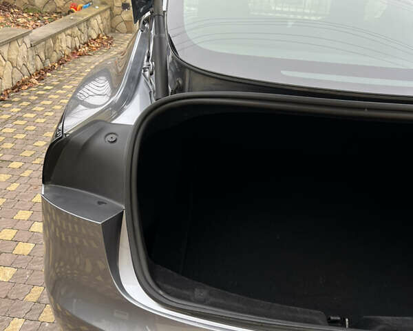 Серый Тесла Модель 3, объемом двигателя 0 л и пробегом 3 тыс. км за 27000 $, фото 19 на Automoto.ua