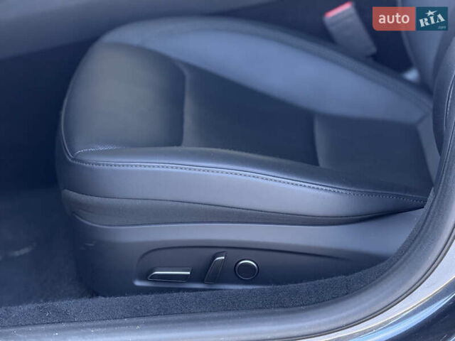 Серый Тесла Модель 3, объемом двигателя 0 л и пробегом 34 тыс. км за 26600 $, фото 32 на Automoto.ua