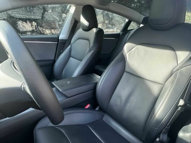 Серый Тесла Модель 3, объемом двигателя 0 л и пробегом 10 тыс. км за 15400 $, фото 9 на Automoto.ua