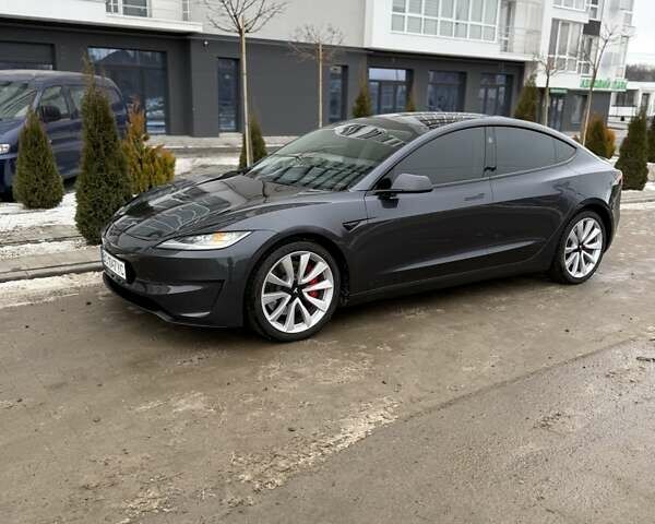 Серый Тесла Модель 3, объемом двигателя 0 л и пробегом 5 тыс. км за 35900 $, фото 2 на Automoto.ua