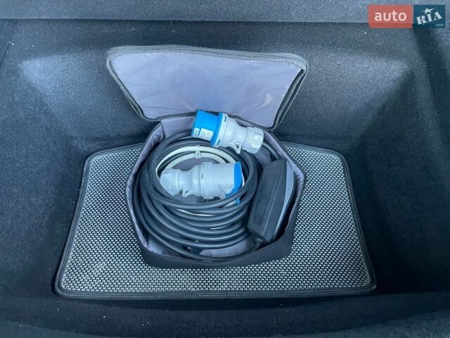 Сірий Тесла Модель 3, об'ємом двигуна 0 л та пробігом 9 тис. км за 23000 $, фото 4 на Automoto.ua