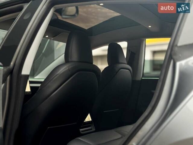 Серый Тесла Модель 3, объемом двигателя 0 л и пробегом 11 тыс. км за 31499 $, фото 15 на Automoto.ua