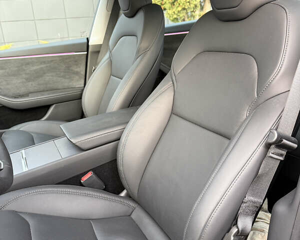 Серый Тесла Модель 3, объемом двигателя 0 л и пробегом 7 тыс. км за 32000 $, фото 30 на Automoto.ua