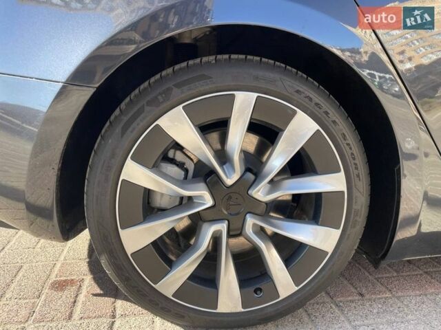 Серый Тесла Модель 3, объемом двигателя 0 л и пробегом 10 тыс. км за 26200 $, фото 6 на Automoto.ua