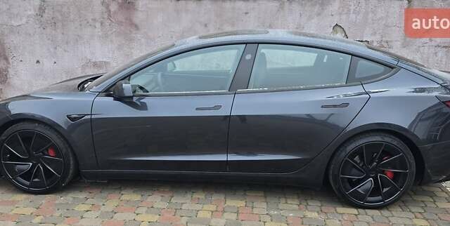 Серый Тесла Модель 3, объемом двигателя 0 л и пробегом 15 тыс. км за 38000 $, фото 4 на Automoto.ua