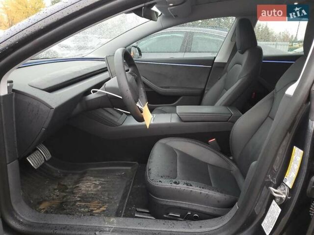 Серый Тесла Модель 3, объемом двигателя 0 л и пробегом 17 тыс. км за 12400 $, фото 6 на Automoto.ua