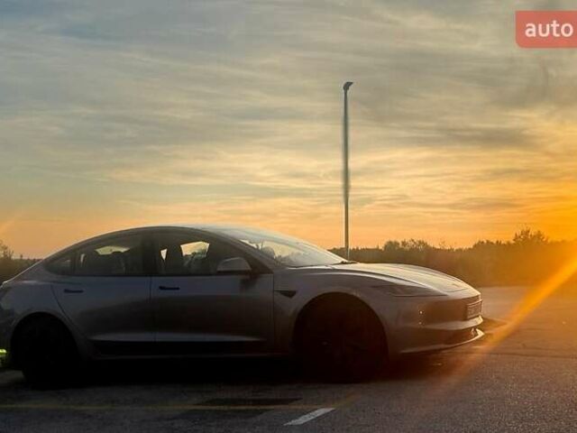 Тесла Модель 3 2024 у Львові на Automoto.ua Сірий Тесла Модель 3, об'ємом двигуна 0 л та пробігом 9 тис. км за 32500 $, фото 4 на Automoto.ua