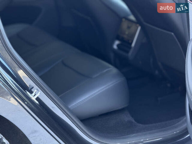 Серый Тесла Модель 3, объемом двигателя 0 л и пробегом 34 тыс. км за 26600 $, фото 25 на Automoto.ua