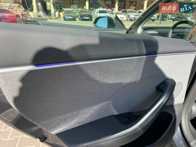 Серый Тесла Модель 3, объемом двигателя 0 л и пробегом 10 тыс. км за 26200 $, фото 44 на Automoto.ua