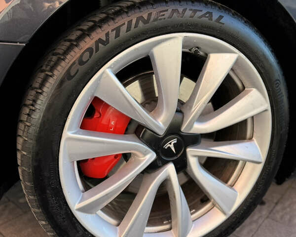 Серый Тесла Модель 3, объемом двигателя 0 л и пробегом 4 тыс. км за 38400 $, фото 6 на Automoto.ua