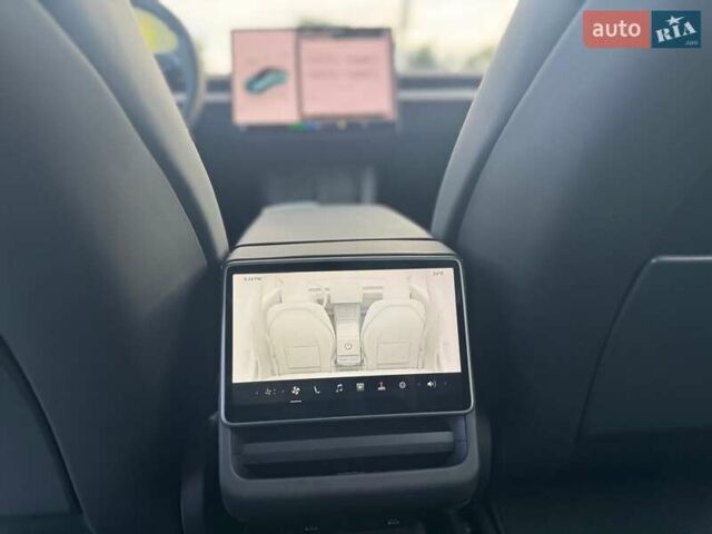 Сірий Тесла Модель 3, об'ємом двигуна 0 л та пробігом 13 тис. км за 31700 $, фото 12 на Automoto.ua