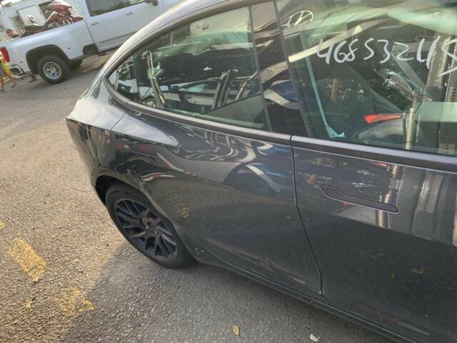 Сірий Тесла Модель 3, об'ємом двигуна 0 л та пробігом 20 тис. км за 23500 $, фото 4 на Automoto.ua