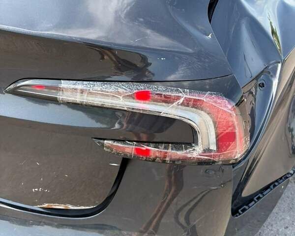 Серый Тесла Модель 3, объемом двигателя 0 л и пробегом 20 тыс. км за 22500 $, фото 11 на Automoto.ua
