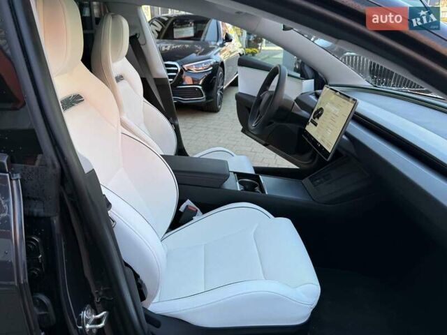 Серый Тесла Модель 3, объемом двигателя 0 л и пробегом 1 тыс. км за 39900 $, фото 38 на Automoto.ua