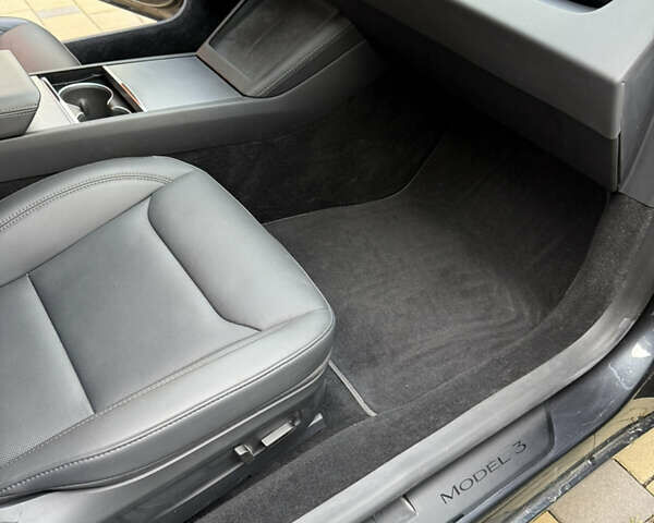 Серый Тесла Модель 3, объемом двигателя 0 л и пробегом 7 тыс. км за 27999 $, фото 31 на Automoto.ua