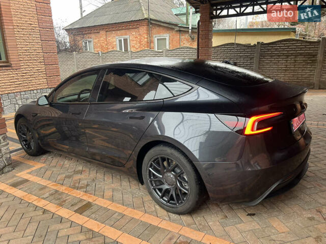 Серый Тесла Модель 3, объемом двигателя 0 л и пробегом 29 тыс. км за 27000 $, фото 5 на Automoto.ua