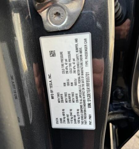 Серый Тесла Модель 3, объемом двигателя 0 л и пробегом 14 тыс. км за 25900 $, фото 13 на Automoto.ua