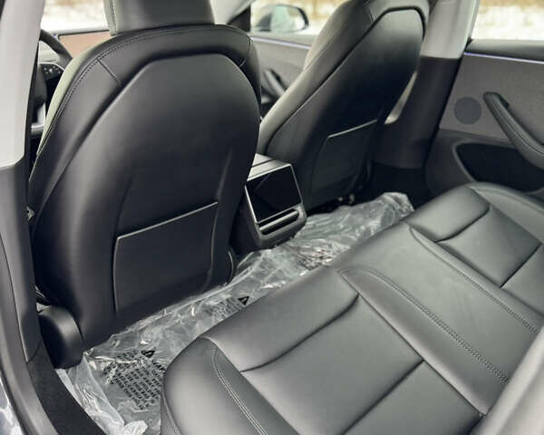 Серый Тесла Модель 3, объемом двигателя 0 л и пробегом 2 тыс. км за 28950 $, фото 22 на Automoto.ua