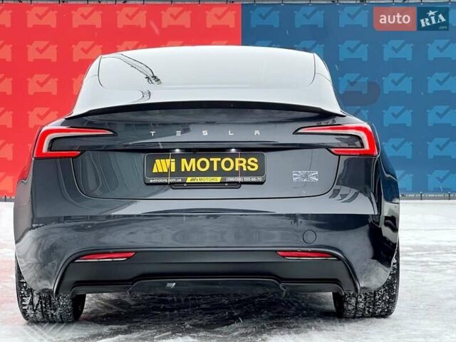 Серый Тесла Модель 3, объемом двигателя 0 л и пробегом 4 тыс. км за 45000 $, фото 5 на Automoto.ua