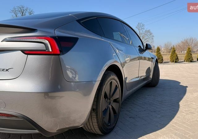 Серый Тесла Модель 3, объемом двигателя 0 л и пробегом 38 тыс. км за 28500 $, фото 3 на Automoto.ua