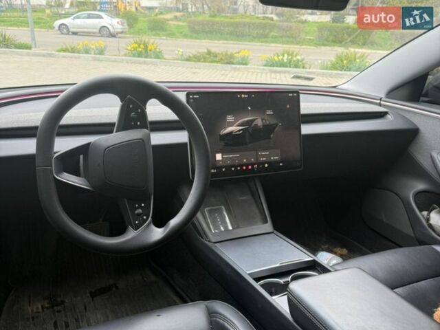 Серый Тесла Модель 3, объемом двигателя 0 л и пробегом 80 тыс. км за 24500 $, фото 5 на Automoto.ua