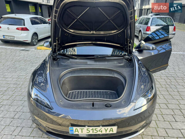 Тесла Модель 3 2024 у Івано-Франківську на Automoto.ua Сірий Тесла Модель 3, об'ємом двигуна 0 л та пробігом 5 тис. км за 27500 $, фото 100 на Automoto.ua
