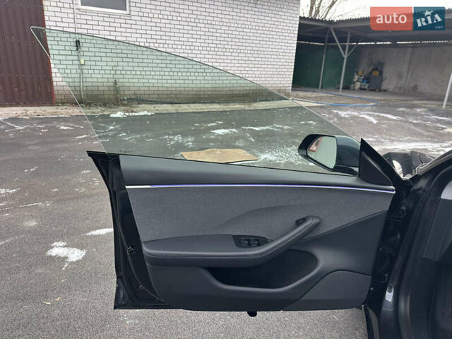 Серый Тесла Модель 3, объемом двигателя 0 л и пробегом 5 тыс. км за 28500 $, фото 12 на Automoto.ua